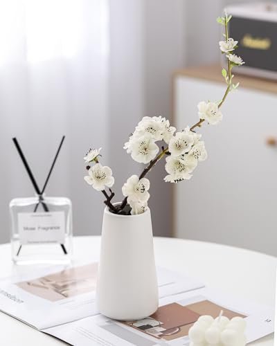 Elegant Minimalist White Ceramic Vase for Modern Decor