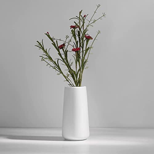 Elegant Nordic Ceramic Vase for Modern Home Decor