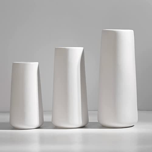 Elegant Nordic Ceramic Vase for Modern Home Decor