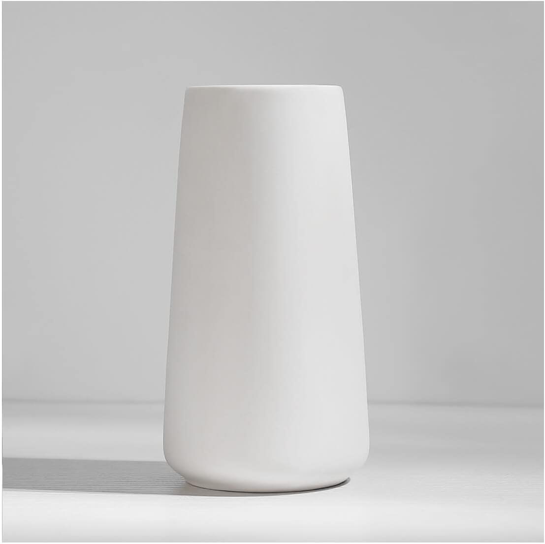 Elegant Nordic Ceramic Vase for Modern Home Decor